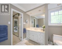 60 MERIDENE CRESCENT E - 21
