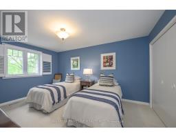 60 MERIDENE CRESCENT E - 22