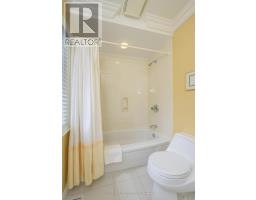 60 MERIDENE CRESCENT E - 26