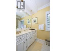60 MERIDENE CRESCENT E - 27