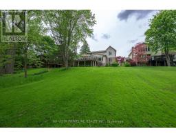 60 MERIDENE CRESCENT E - 44