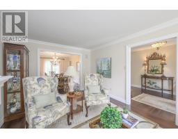 60 MERIDENE CRESCENT E - 8
