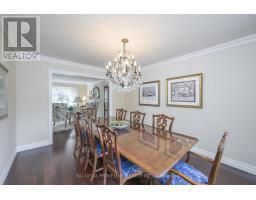 60 MERIDENE CRESCENT E - 9
