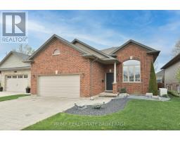 43 BRIDLE PATH - 3