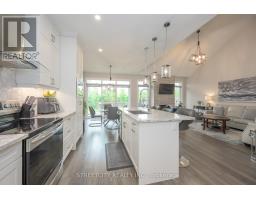 35 - 1061 EAGLETRACE DRIVE - 22