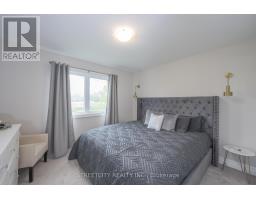 35 - 1061 EAGLETRACE DRIVE - 36