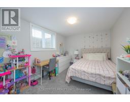 35 - 1061 EAGLETRACE DRIVE - 40