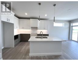 33 HEMLOCK CRESCENT - 11