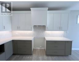 33 HEMLOCK CRESCENT - 12