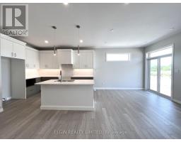 33 HEMLOCK CRESCENT - 16