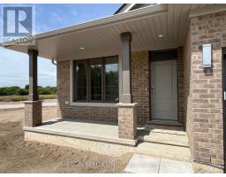 33 HEMLOCK CRESCENT - 2