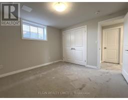 33 HEMLOCK CRESCENT - 25