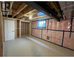 33 HEMLOCK CRESCENT - 29