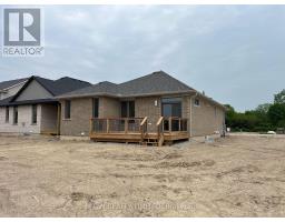 33 HEMLOCK CRESCENT - 31