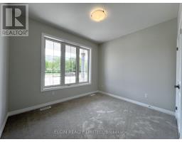 33 HEMLOCK CRESCENT - 5