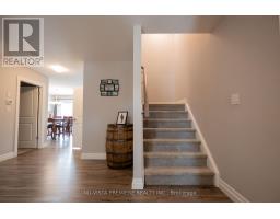 825 BINNING STREET W - 19