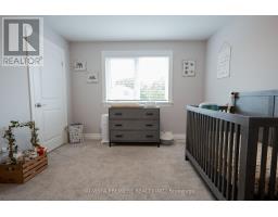 825 BINNING STREET W - 42
