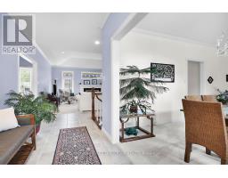 61 CALVERT LANE - 12