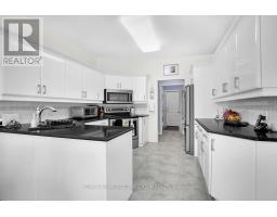 61 CALVERT LANE - 17