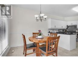 61 CALVERT LANE - 22