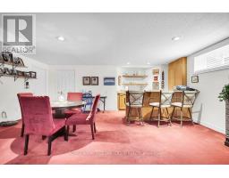 61 CALVERT LANE - 37