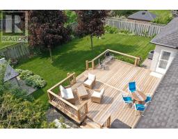 61 CALVERT LANE - 8