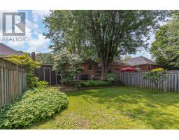 32 BRISCOE STREET E - 32