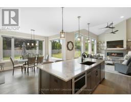 18 - 7091 CLAYTON WALK - 16