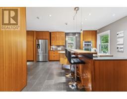 4 LINKSGATE ROAD - 16