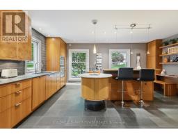 4 LINKSGATE ROAD - 18