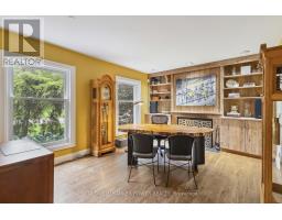 4 LINKSGATE ROAD - 35