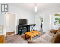 11 PEGLER STREET - 7