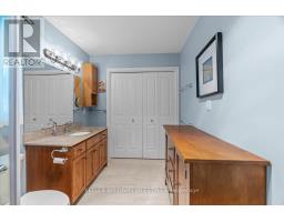 40 LAKESIDE CIRCLE - 21