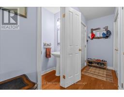 40 LAKESIDE CIRCLE - 26