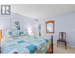 40 LAKESIDE CIRCLE - 35