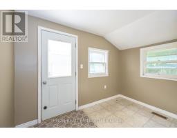 178 WELLINGTON STREET - 6