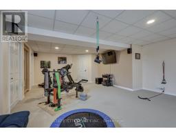 2 NOBLE LANE - 34