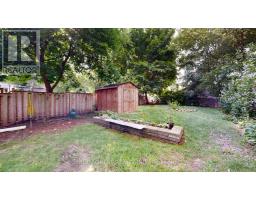 18 CONNAUGHT AVENUE - 26