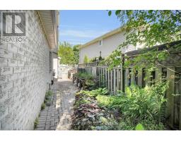 78 COLONIAL CRESCENT - 41