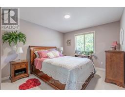 60 FOREST GROVE CRESCENT - 38