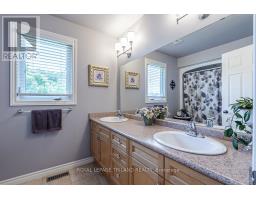 60 FOREST GROVE CRESCENT - 40