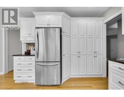 34 MOHAWK ROAD - 12