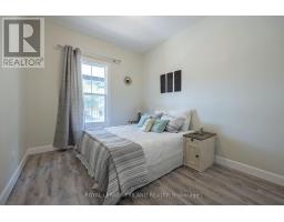 17 COVE ROAD - 17