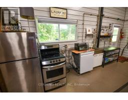 223 ONTARIO STREET S - 35