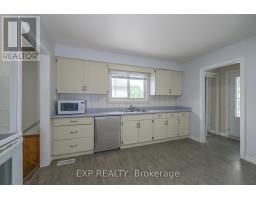 148 MENDIP CRESCENT - 4