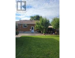 393 CHIPPENDALE CRESCENT - 34
