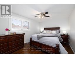 82 - 40 TIFFANY DRIVE - 11