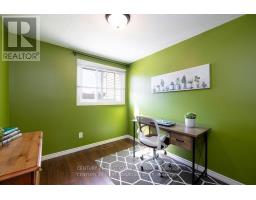 82 - 40 TIFFANY DRIVE - 14