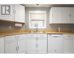 313 PINETREE LANE - 20