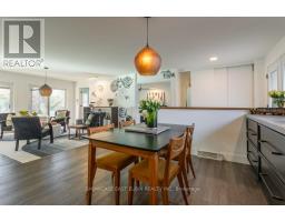 26 LAWRENCE CRESCENT - 13